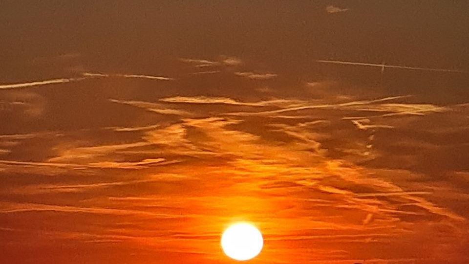 Sonnenuntegang Turmberg von den Weingärten aus fotografiert